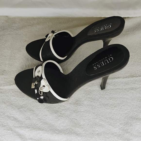 Guess Vintage “Hannah” Black Women’s Heels w/ Authentic Charms size 8 - Picture 5 of 9